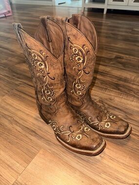 Circle G Brown Embroidered Western Boots